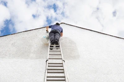 Peinture extérieure à Avoine — façades et ravalement